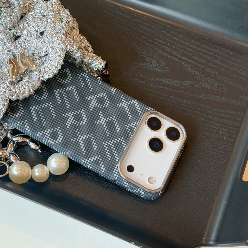 Ultra Thin Carbon Fibre for Ma - огляд і ціна Magsafe Wireless Charger